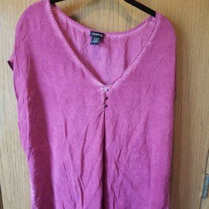 Torrid Size 0 Top It has factory variance in color